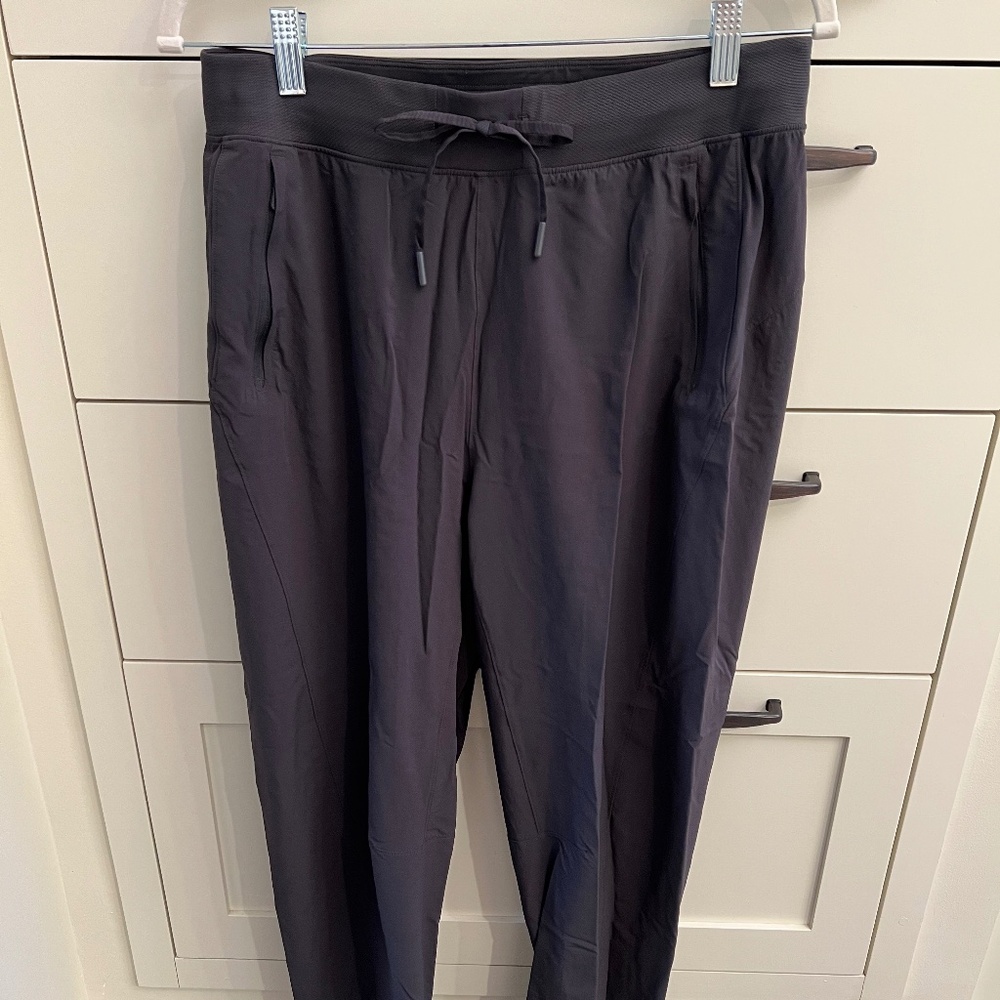 Lululemon Joggers, Like New, Drawstring Waist, Pockets, Crepe Gray Fabric, Sz 10